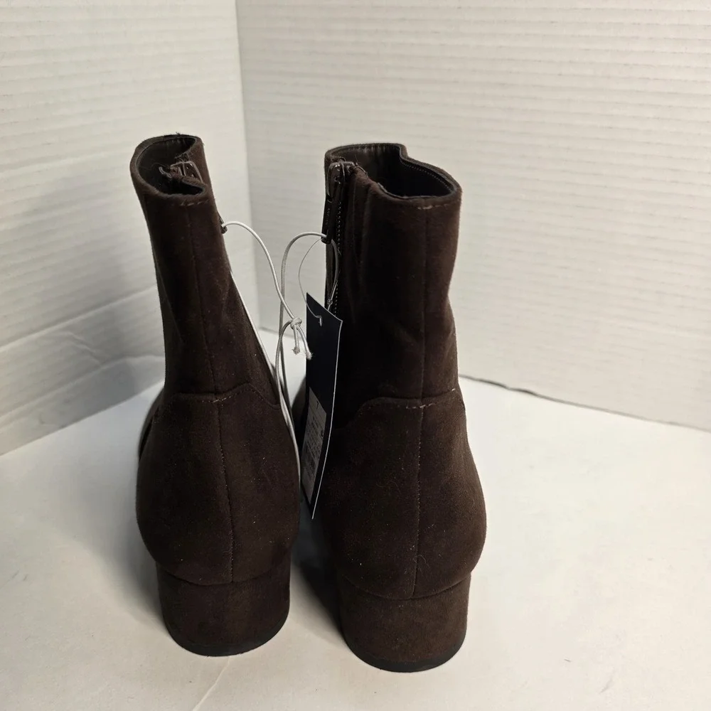 Women's Coral Boots with‎ Memory Foam Insole – Universal Thread Size 7
